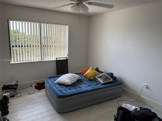1121 SW 122 AV 414, Miami, FL 33184