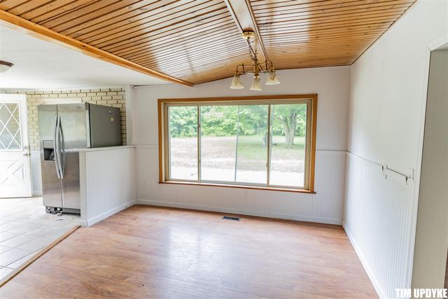 5924 E Sternberg Road, Fruitport, MI 49415