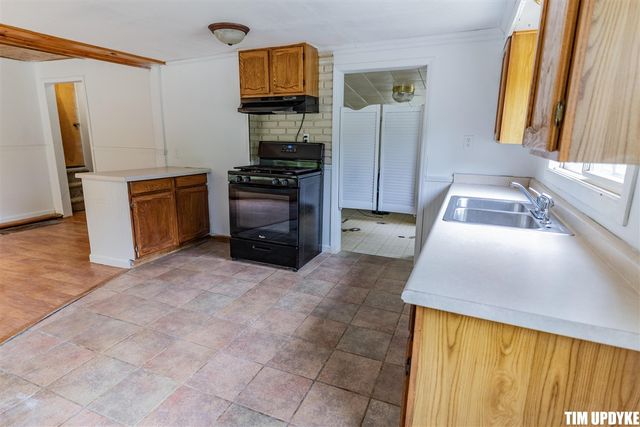 5924 E Sternberg Road, Fruitport, MI 49415