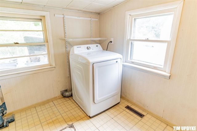 5924 E Sternberg Road, Fruitport, MI 49415
