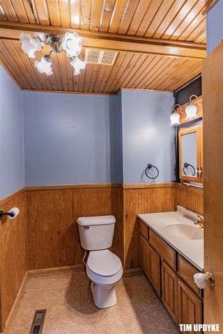 5924 E Sternberg Road, Fruitport, MI 49415