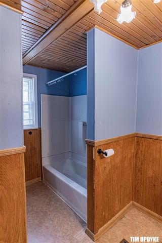 5924 E Sternberg Road, Fruitport, MI 49415