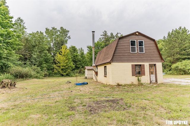 5924 E Sternberg Road, Fruitport, MI 49415