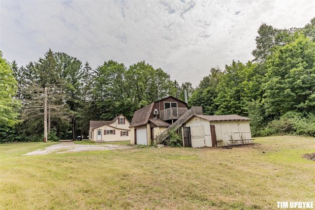 5924 E Sternberg Road, Fruitport, MI 49415