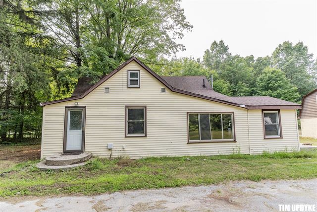 5924 E Sternberg Road, Fruitport, MI 49415