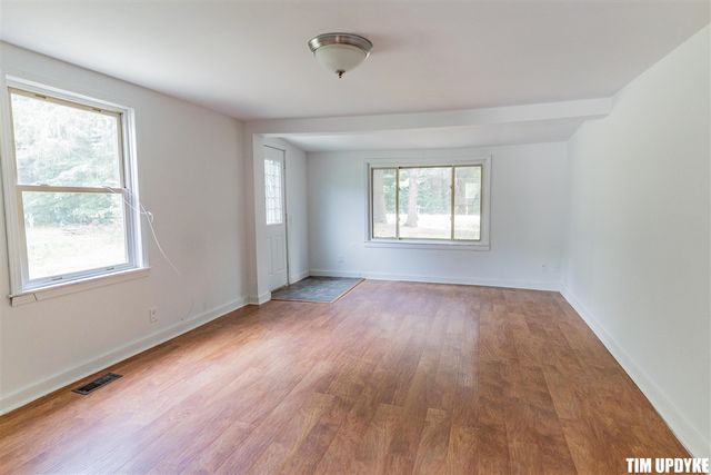 5924 E Sternberg Road, Fruitport, MI 49415