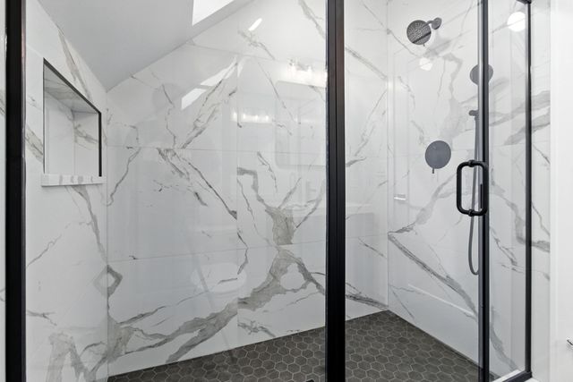 6233 N Sayre Avenue, Chicago, IL 60631