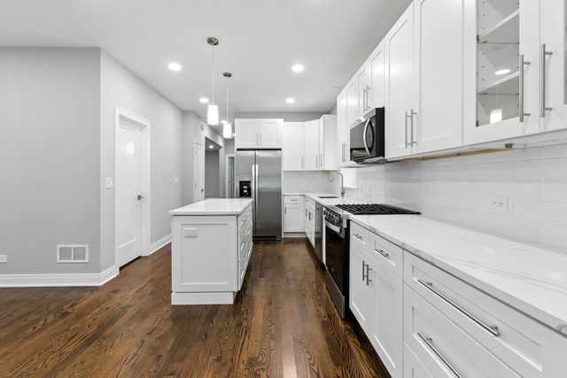 6233 N Sayre Avenue, Chicago, IL 60631