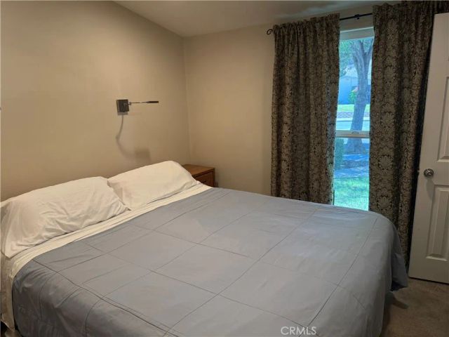 545 E Gainsborough Road, Thousand Oaks, CA 91360