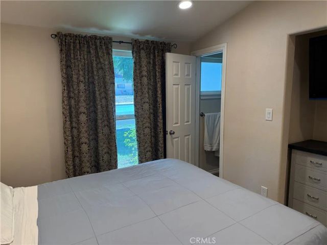 545 E Gainsborough Road, Thousand Oaks, CA 91360