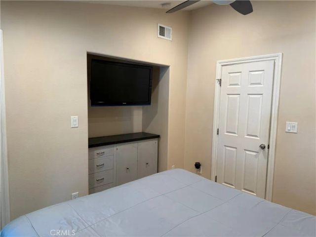 545 E Gainsborough Road, Thousand Oaks, CA 91360