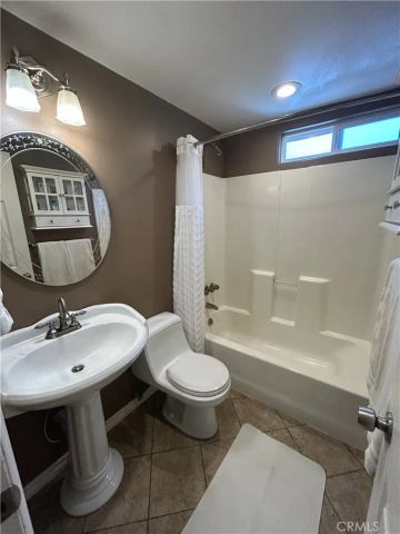 545 E Gainsborough Road, Thousand Oaks, CA 91360