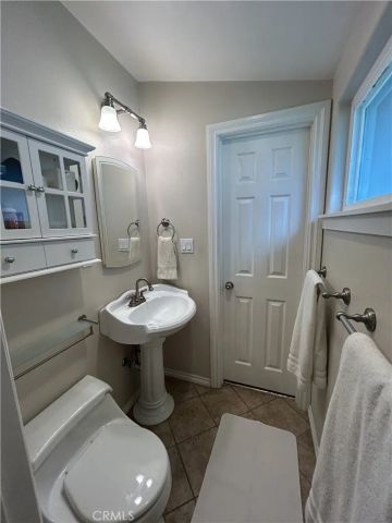 545 E Gainsborough Road, Thousand Oaks, CA 91360