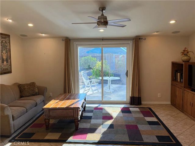 545 E Gainsborough Road, Thousand Oaks, CA 91360