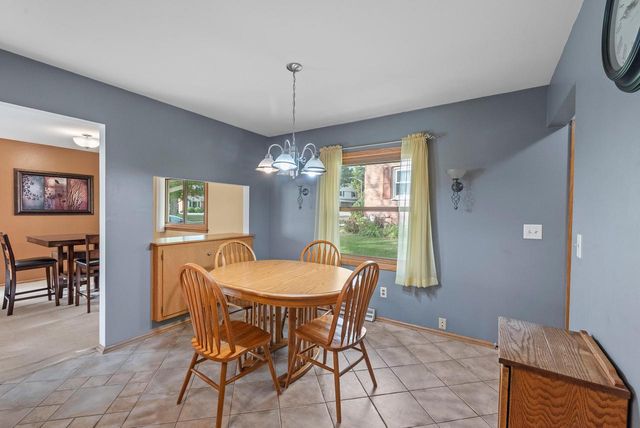 11924 W Ohio AVENUE, West Allis, WI 53227