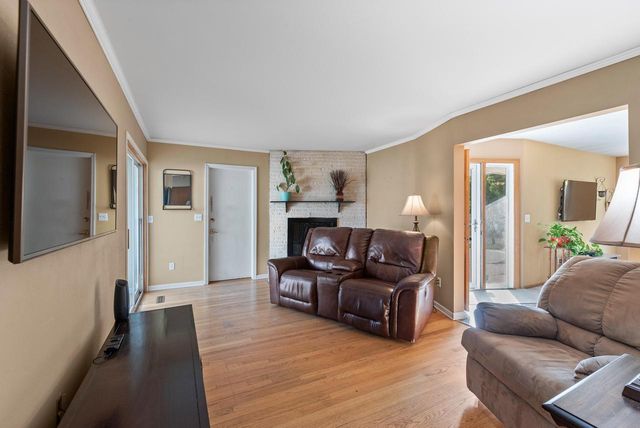 11924 W Ohio AVENUE, West Allis, WI 53227