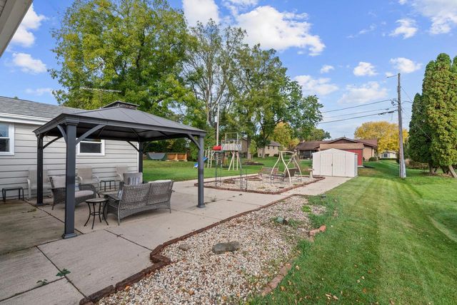 11924 W Ohio AVENUE, West Allis, WI 53227