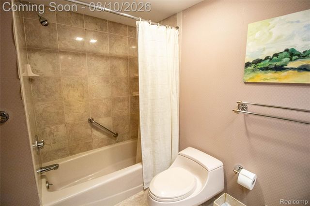 9302 Green Tree Drive, Grand Blanc Charter Township, MI 48439
