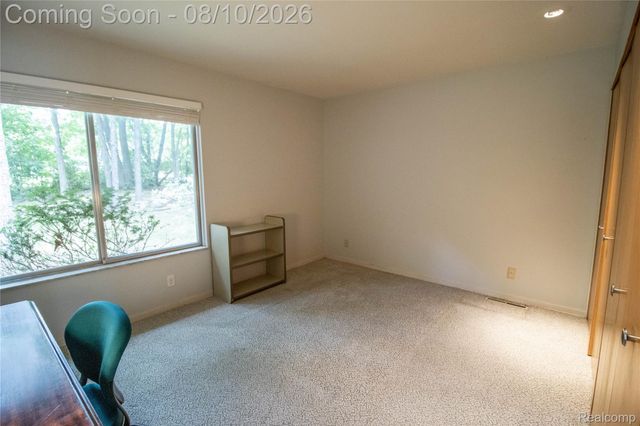 9302 Green Tree Drive, Grand Blanc Charter Township, MI 48439