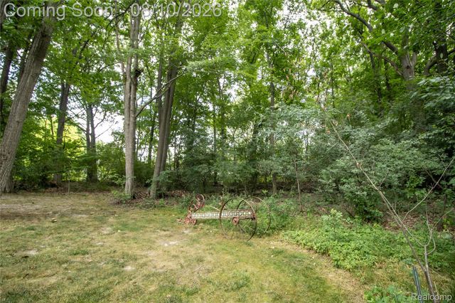 9302 Green Tree Drive, Grand Blanc Charter Township, MI 48439