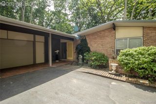 9302 Green Tree Drive, Grand Blanc Charter Township, MI 48439