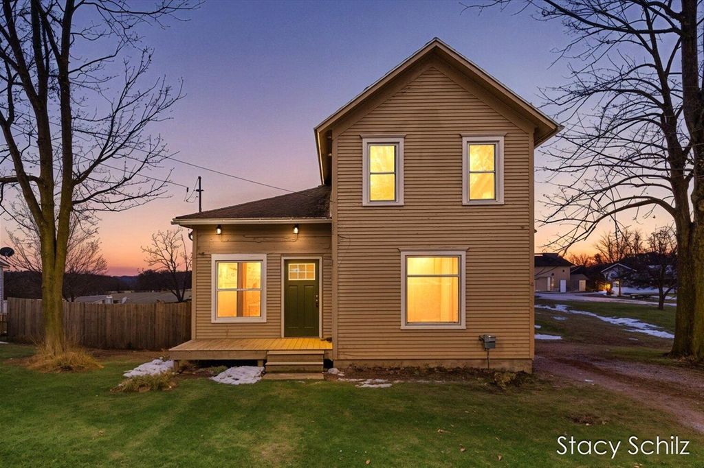 344 E Main Street, Vermontville, MI 49096