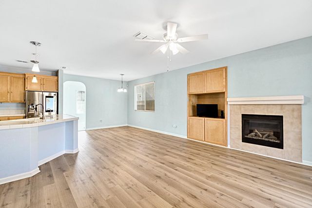 1049 Stanford Avenue, Madera, CA 93637