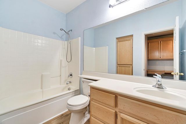1049 Stanford Avenue, Madera, CA 93637
