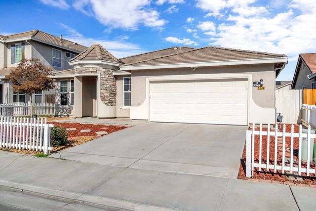 1049 Stanford Avenue, Madera, CA 93637