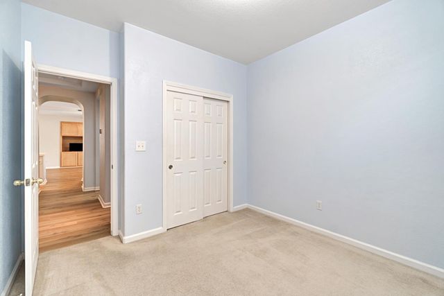 1049 Stanford Avenue, Madera, CA 93637