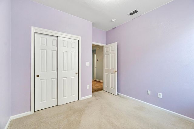 1049 Stanford Avenue, Madera, CA 93637