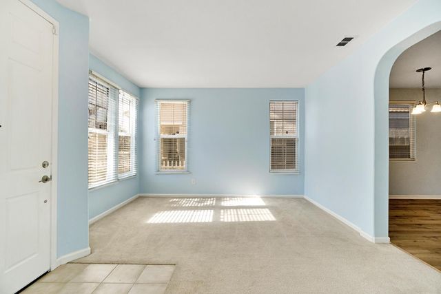 1049 Stanford Avenue, Madera, CA 93637