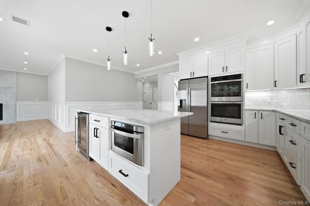 1586 Maeder Avenue, Merrick, NY 11566