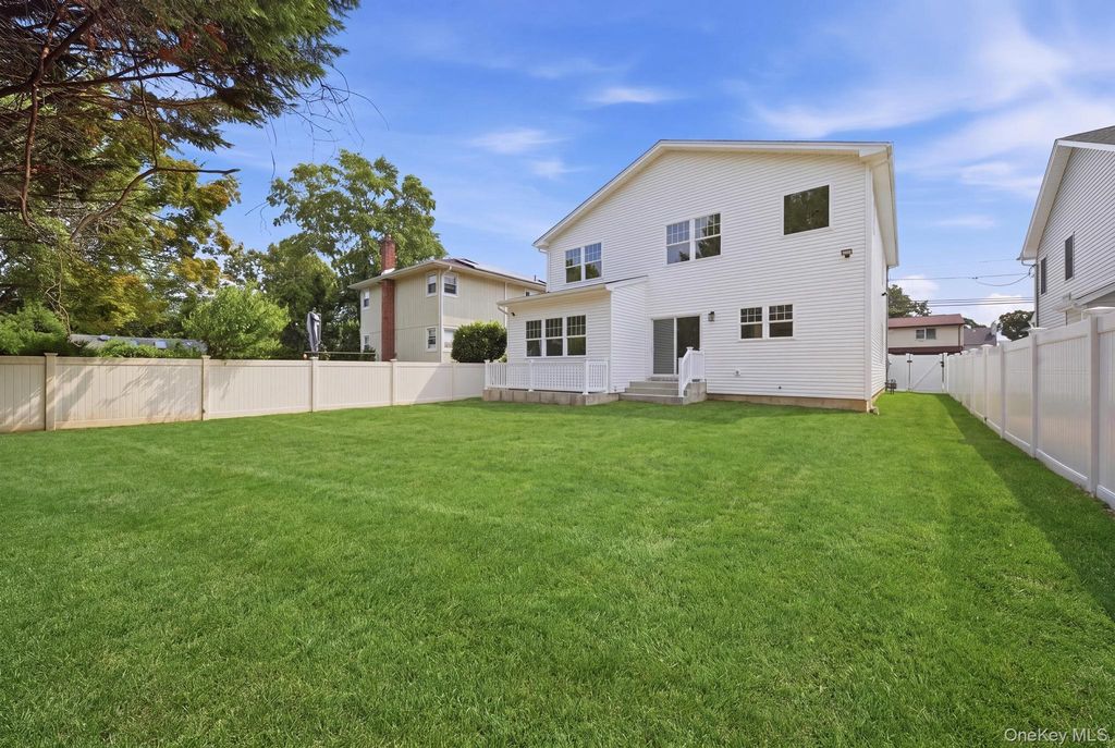 1586 Maeder Avenue, Merrick, NY 11566 — photo 3
