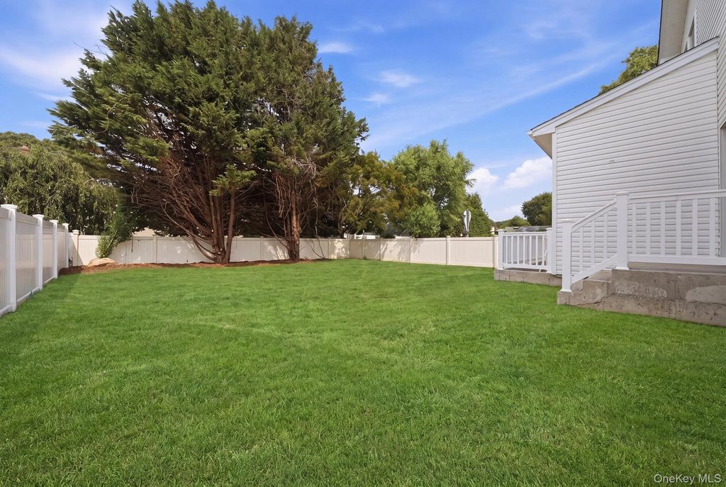 1586 Maeder Avenue, Merrick, NY 11566 — photo 4