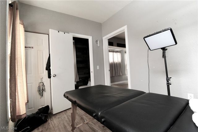 1122 West Avenue, Elyria, OH 44035