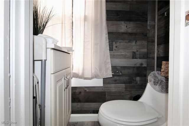 1122 West Avenue, Elyria, OH 44035