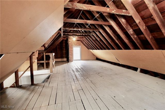 1122 West Avenue, Elyria, OH 44035