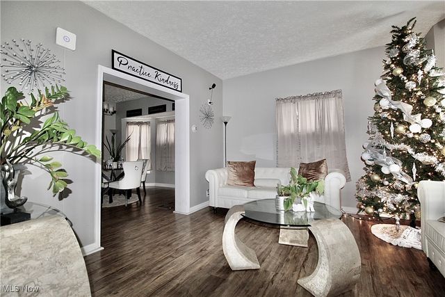 1122 West Avenue, Elyria, OH 44035