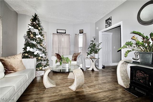 1122 West Avenue, Elyria, OH 44035