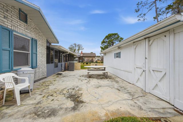 11 WILDWOOD DRIVE, Edgewater, FL 32132