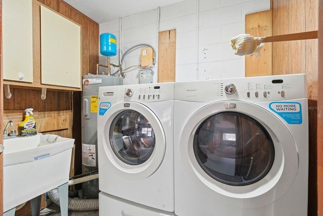 11 WILDWOOD DRIVE, Edgewater, FL 32132