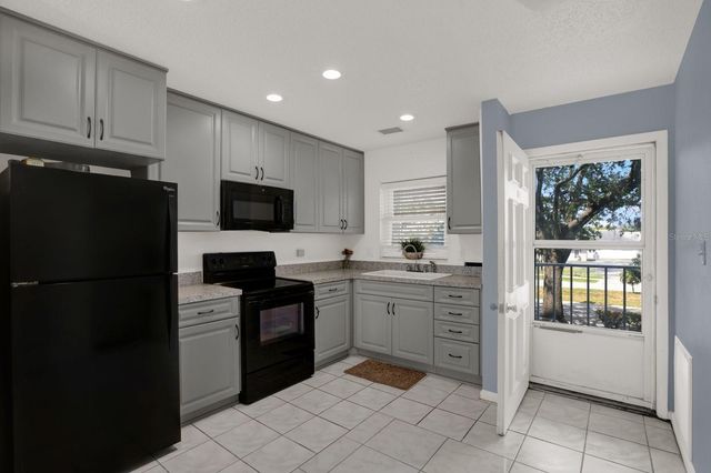 4939 FLORAMAR TERRACE 204, New Port Richey, FL 34652