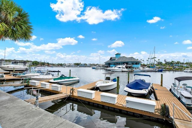 4939 FLORAMAR TERRACE 204, New Port Richey, FL 34652