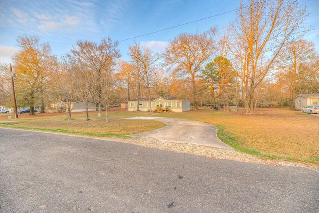 17709 Pine View Drive, Conroe, TX 77302