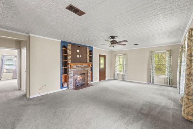 301 N Pine Street, Woodville, TX 75979