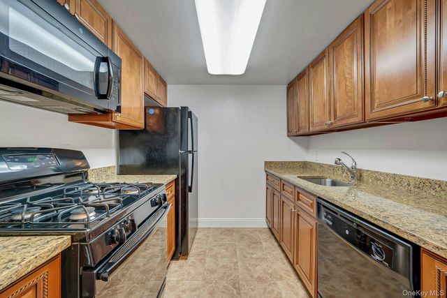 2 Park Avenue 2C, Eastchester, NY 10709