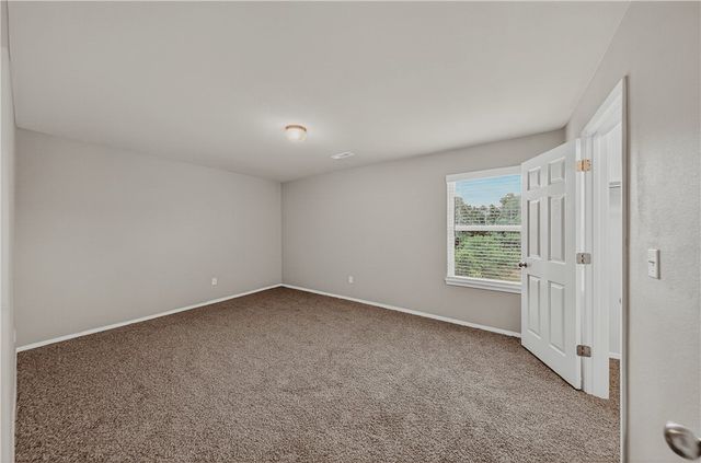 949 E Sparrow Circle, Fayetteville, AR 72701