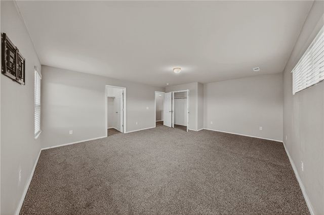 949 E Sparrow Circle, Fayetteville, AR 72701
