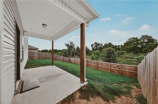 949 E Sparrow Circle, Fayetteville, AR 72701